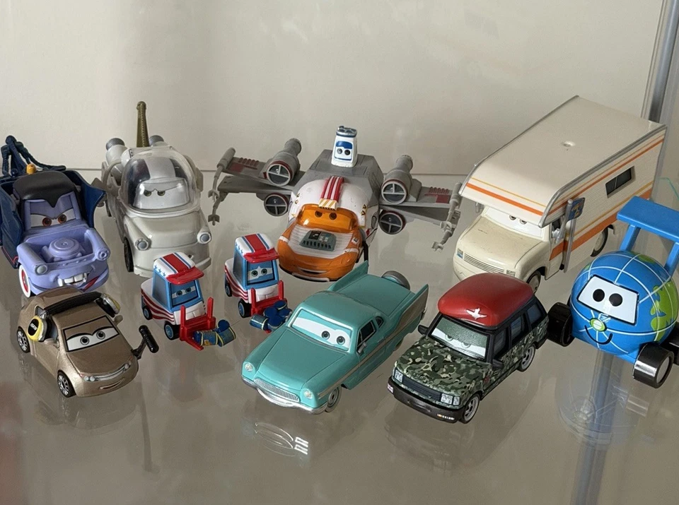 Лот товаров Disney Pixar Cars 9 РЕДКИХ Globi Starwars McQueen Super Chase Moon Mater! - Изображение 1 из 1