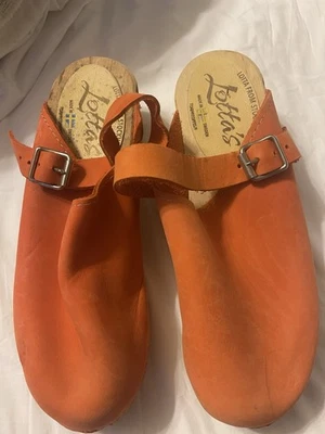 Кожаные мулы Lotta из Стокгольма. деревянная подошва. Регулируемый ремень с пряжкой. - Изображение 1 из 4