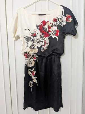 Vestido Floral Casa Blanca Mercado Negro Blanco y Negro Seda Hasta la Rodilla - XXS Foto 1 de 4