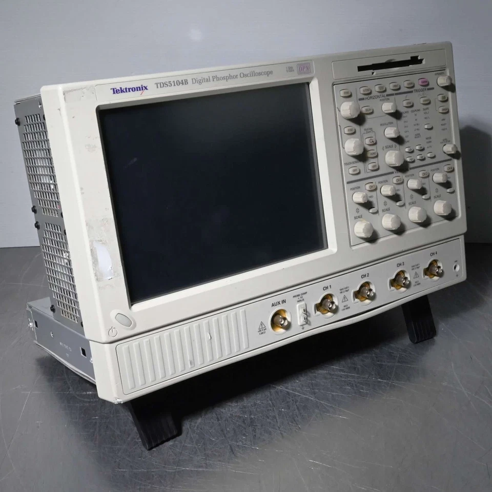 Osciloscopio digital de fósforo Tektronix TDS5104B 4 CANALES 1 GHz 5 GS/s - Códigos de error Foto 1 de 4
