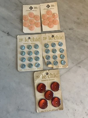 Vintage Streamline & Le Chic 5 cards Buttons Pink Blue Red New Old Stock - Image 1 of 2