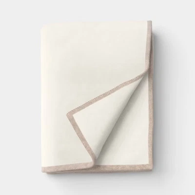 The Cozy Collection Cozy Faux Cashmere Knit Throw Ivory - Threshold Foto 1 de 4