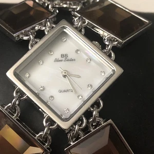Blue Sister Fashion Watch NEW BATTERY - Picture 1 of 10