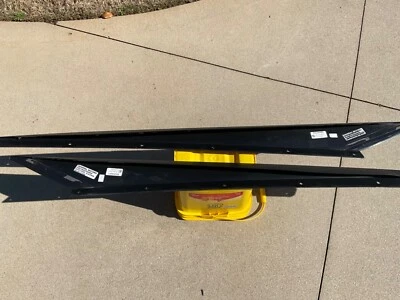 Extensiones basculantes laterales compuestas Corvette C 8 Stingray, negro mate OEM # STI   Foto 1 de 4