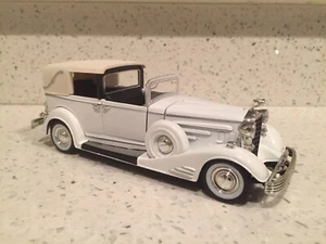 1933 Cadillac Town Car  1/32 Diecast model car - Picture 1 of 11