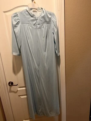 Large Vintage Vanity Fair Peignoir Blue Nightgown Gown/Robe Set Nylon USA - Image 1 of 4