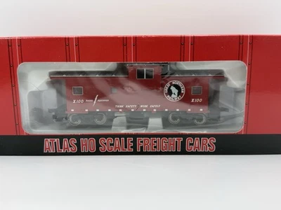 HO Atlas Great Northern Extended Vision Caboose X100 – Brand New in Box - Image 1 of 3