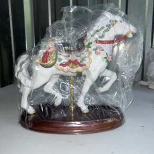 BEAUTIFUL VINTAGE 1993 LENOX CAROUSEL HORSE CHRISTMAS *NIB - Picture 1 of 13