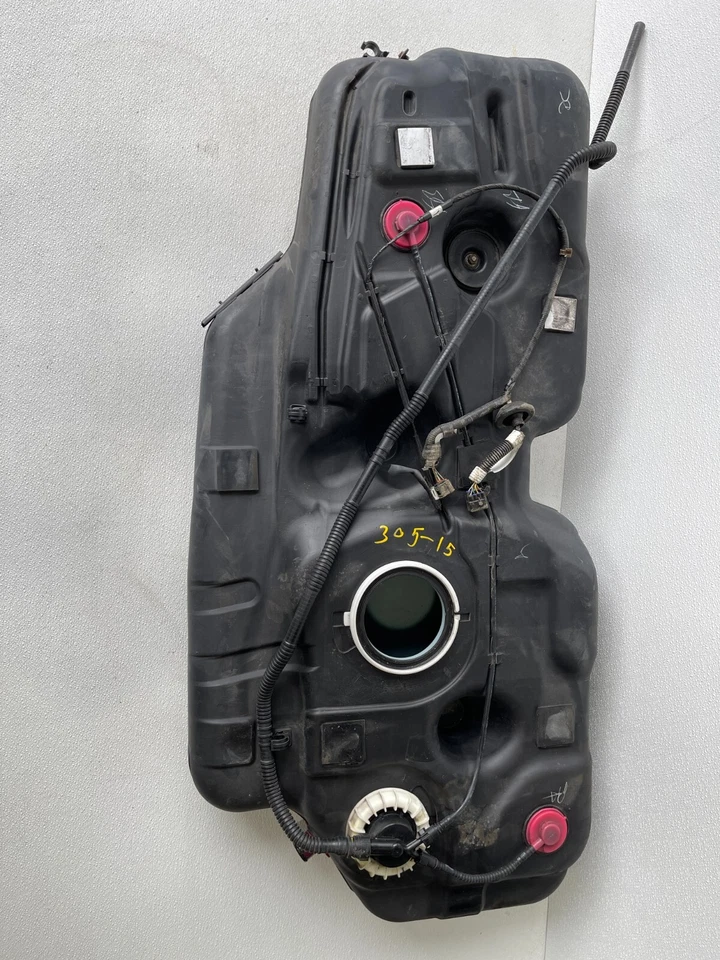 2004 2005 2006 2007 2008 2009 2010 Toyota Sienna 2Wd Fuel Gas Tank 7711108031 - Image 1 of 4