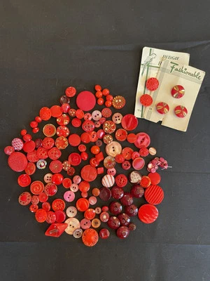 Antiguo Vintage 120+ Botones de Vidrio Costura Artesanía Rubí Arándano Granja Foto 1 de 4