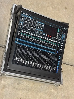 Allen & Heath QU-16C  Digital Mixer With ProX Case - Image 1 of 3