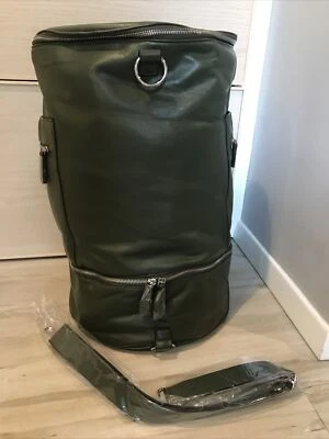 NUEVO Bolso de Lona de Fin de Semana de Cuero Vegano Equipaje Verde Ejército, Compartimentos, Elegante Foto 1 de 4