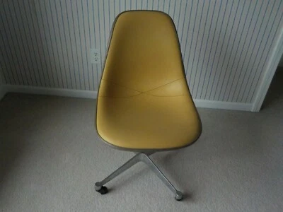 Silla Original Herman Miller Eames Fibra de Vidrio Amarillo Mostaza ¡Escasa y RARA!!! Foto 1 de 4