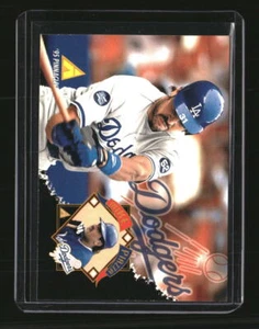 1995 Pinnacle #NNO Mike Piazza Team Pinnacle Collector Pin Redemptions - Picture 1 of 2