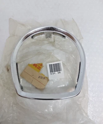 Suzuki A100 A-100 AC100 AX100 1975 Faro Faro Bisel Llanta Nuevo de Lote Antiguo Foto 1 de 3