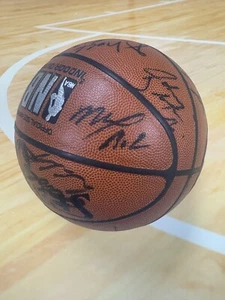 Equipo de baloncesto firmado por los Philadelphia 76ers 1992-93 Jsa Loa Manute Bol Hawkins - Imagen 1 de 7