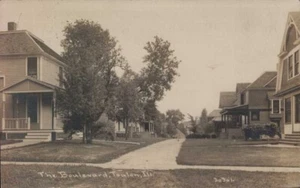 IL TOULON Illinois Boulevard Street Scene 1914 REAL PHOTO postcard RPPC - Picture 1 of 2