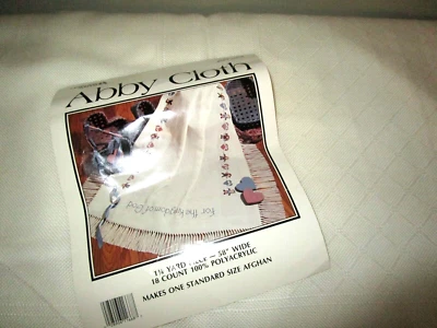 Tela bordada de poliacrílico blanco suave para artes de ocio 58" x 1 1/4 yardas Foto 1 de 4