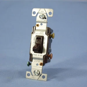Cooper 5223-7B Brown 3-Way Toggle Wall Light Switch CO/ALR Aluminum Wiring 15A - Picture 1 of 5