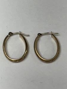 14k Yellow Gold Small Oval Hoop Earrings - Picture 1 of 10