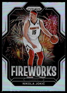 2023-24 Panini Fuochi d'artificio Argento Nikola Jokic Denver Pepite #18 - Foto 1 di 2
