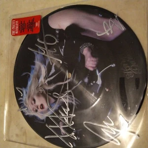 SIGNED The Pretty Reckless - And So It Went 45" autograph vinyl gold - Picture 1 of 3