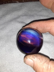 Mundgeblasene Glasmurmel 1"-3/16 Durchmesser Deep Blue Galaxy Design - Bild 1 von 13