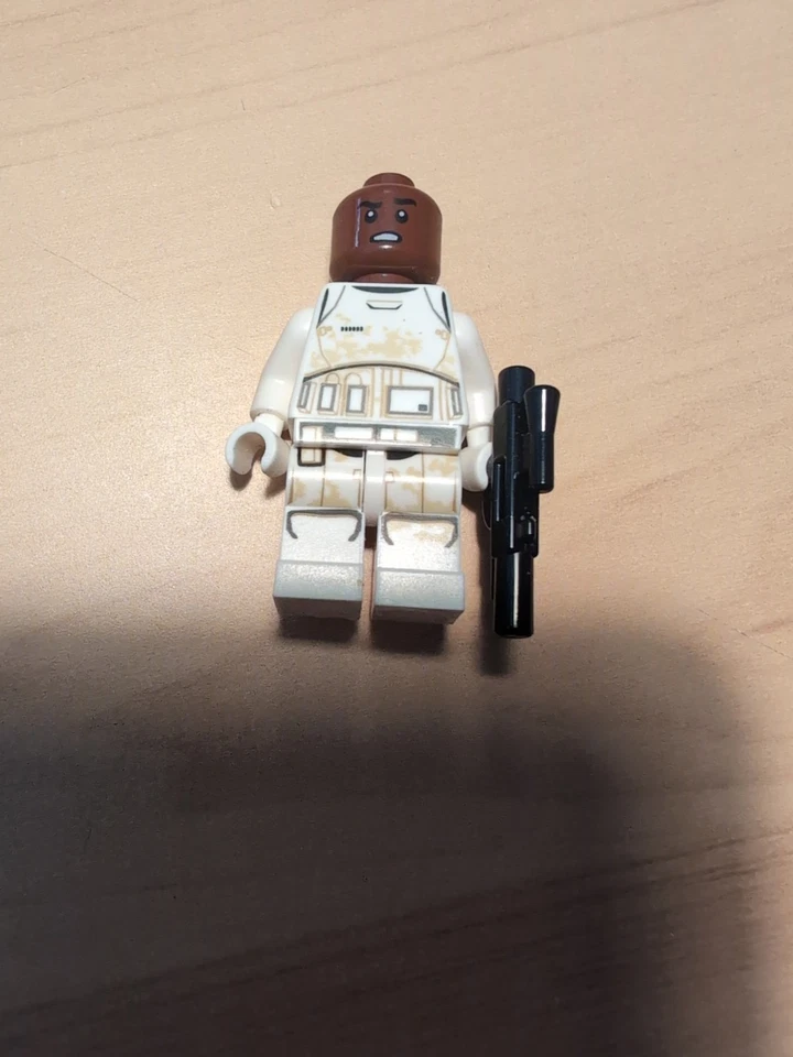 乐高星球大战芬兰人 (FN-2187) 迷你人偶 30605 迪士尼冲锋队 无头发  — 第 1/4 张图片