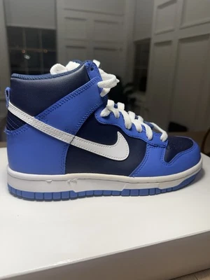Nuevo en caja Nike Dunk High GS Talla 5Y Mediano Azul Blanco DB2179-400 Auténticas Foto 1 de 4