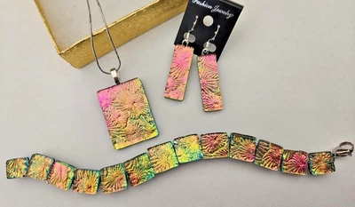 手工制作粉色/金色佛罗伦萨熔融二色玻璃吊坠,耳环,手链 — 第 1/3 张图片