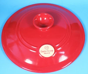 EMILE HENRY DUNKELROTE KERAMIKKASSEROLLE/DUTCH OVEN DECKEL (NUR) 10,5" - Bild 1 von 3
