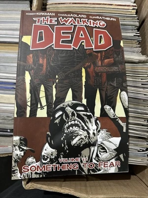 Walking Dead - TPB, Vol. 17, 2nd Print (2014 Image) Unread Combined Shipping - Image 1 of 2