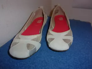 BRAND NEW LADY'S "FADED GLORY" PAIR OF NATURAL COLORED ,SUEDE LIKE FINISH FLATS - Picture 1 of 6