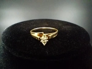Oro amarillo macizo de 10K ~ Diamante natural ~ Anillo de compromiso vintage ~ Talla 7 (#154) - Imagen 1 de 5