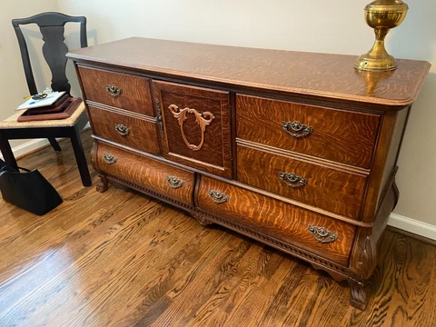 Tiger Queen Oak Bedroom set Cover