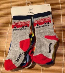 Baby Gap Bus Trucks Autos Wochentage Socken 7 Paar Socken Junge 12-24 Monate - Bild 1 von 5