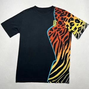 T-shirt Nike Graphic bambini Kyrie Irving logo stampa ghepardo, taglia bambini XL - Foto 1 di 5
