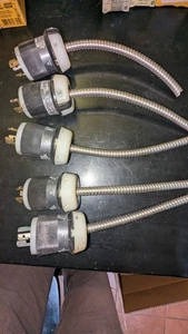 Lote de (4) enchufes Hubbell HBL9965C USADOS - Imagen 1 de 8