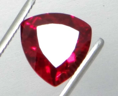 NATURAL 11.20 Cts PIGEON BLOOD RED RUBY TRILLION  GEMSTONE CERTIFIED - Image 1 of 4
