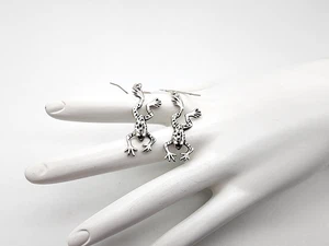 NEW DETAILED TEXTURED SOLID STERLING SILVER 925 FROG DROP DANGLING HOOK EARRINGS - Bild 1 von 6