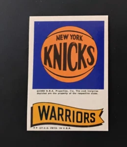 Pegatina de baloncesto Topps 1972-73 New York Knicks/Golden State Warriors casi como nueva - Imagen 1 de 2