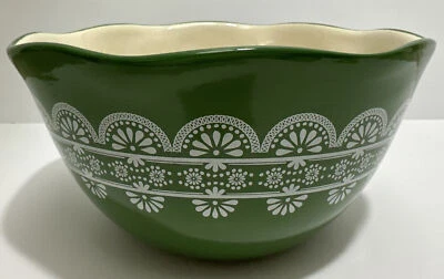 Tazón mezclador Pioneer Woman verde 9" borde festoneado Foto 1 de 4