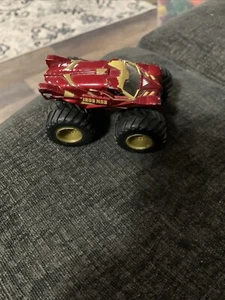 Marvel Hot Wheels Monster Jam IRON MAN 1:64 Scale Monster Truck +3 Cars - Picture 1 of 1
