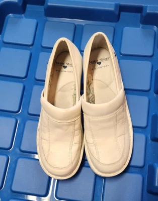 Nurse Mates Womens Shoes Sz 8W Kayla Slip On Leather Clog Slip Resistant Sole - Image 1 of 4