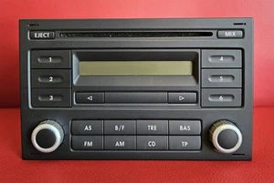 VW Autoradio mit CD-Player / Blaupunkt RCD 200 Tupi BVX 5Z0035152 mit Code - Bild 1 von 6