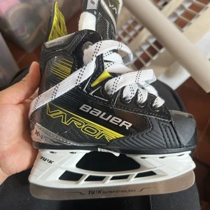 Bauer Vapor X4 Eishockey Schlittschuhe Kleinkind Größe 8 8T (1114-6047) Y8 Neu ohne Etikett - Bild 1 von 2