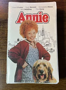 ANNIE (1981 VHS) RARE in Clamshell AILEEN QUINN - Picture 1 of 6