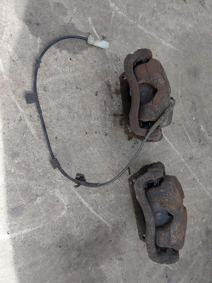 Genuine Used MINI Pair of Front Brake Calipers for R55 R56 R57 (Cooper S) - Image 1 of 1