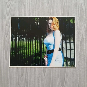Jayne rothaarige Frau 8 x 10 Foto geschwungene Haare in blauem Kleid schwüles Ingwer-Model - Bild 1 von 3