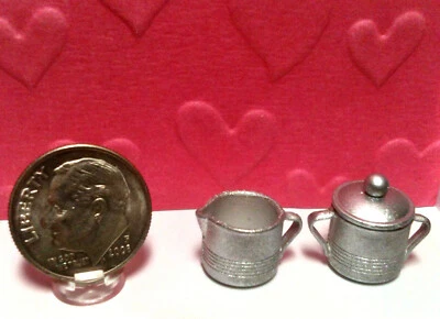 Juego de azúcar y crema miniatura para casa de muñecas - Hecho de peltre - Juego de 3 piezas 1:12 Foto 1 de 2
